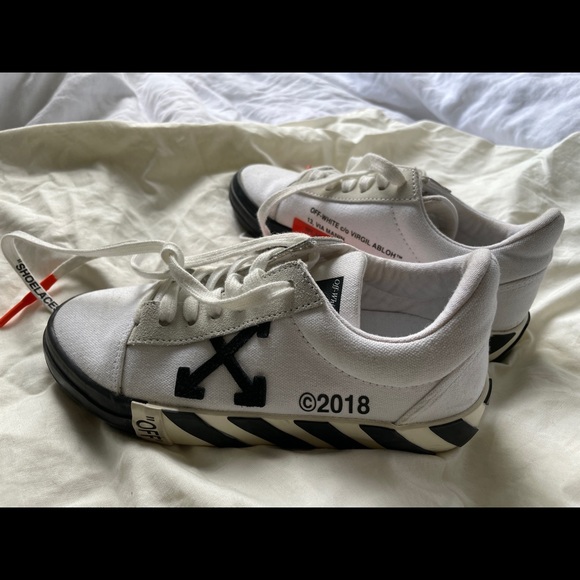 OFF-WHITE Van style Sneaker - Picture 3 of 5
